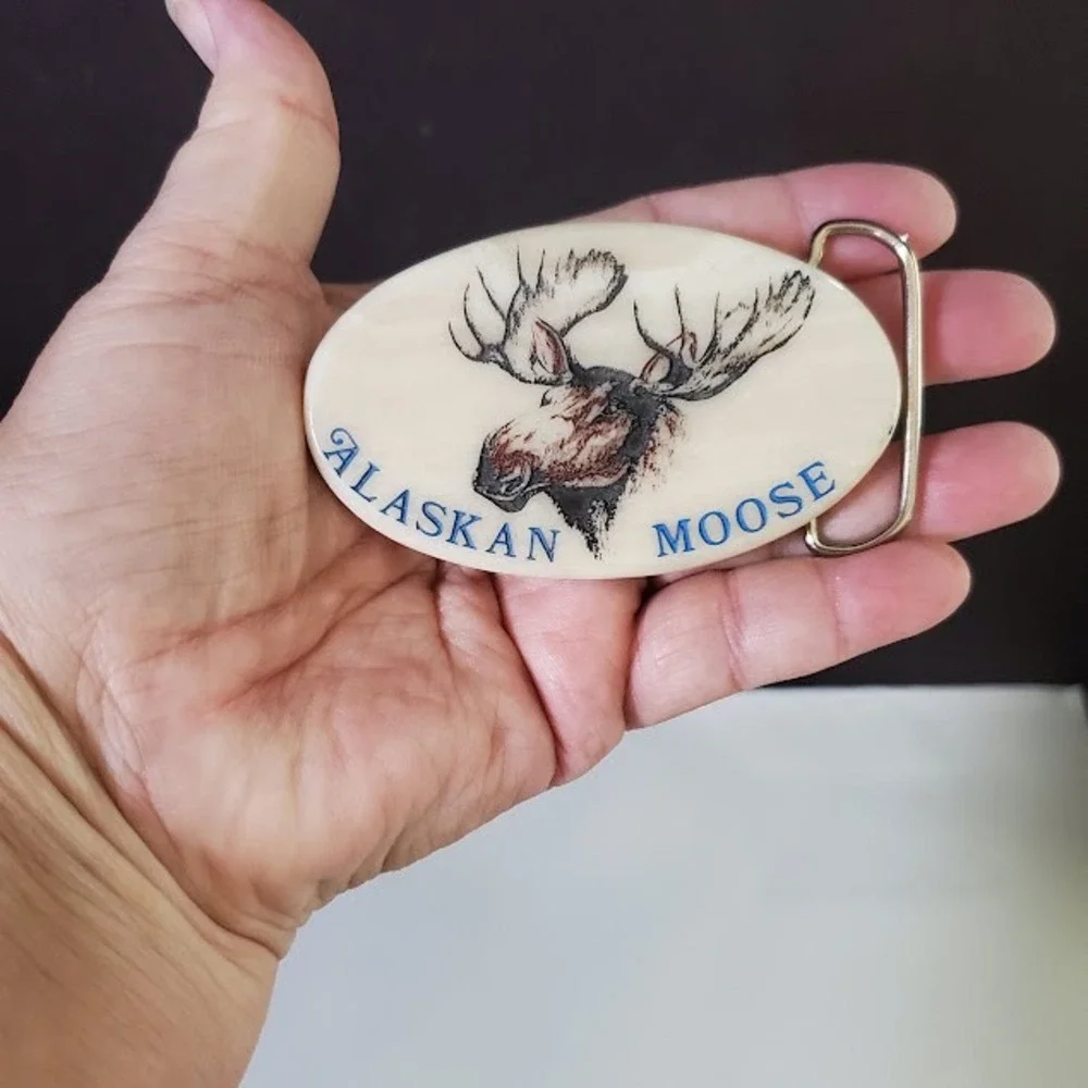 Alaskan Moose Etched Belt Buckle Scrimshaw Style Faux Bone Oval Wildlife Art
